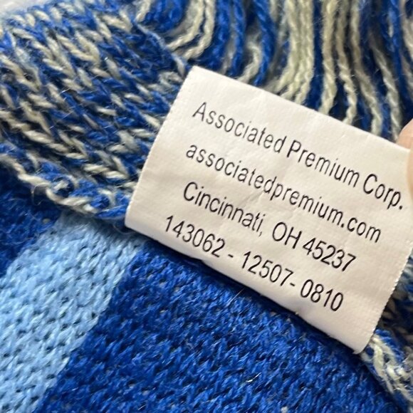 Pittsburgh Penguins A Great Day For Hockey Scarf  Blue Highmark BCBS Knitted - Picture 7 of 8